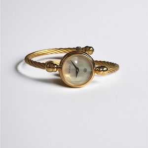 Vintage Gucci Women's Gold Twisted Bracelet Watch